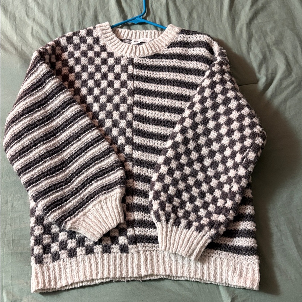Altar'd State Gray and White Knit Sweater